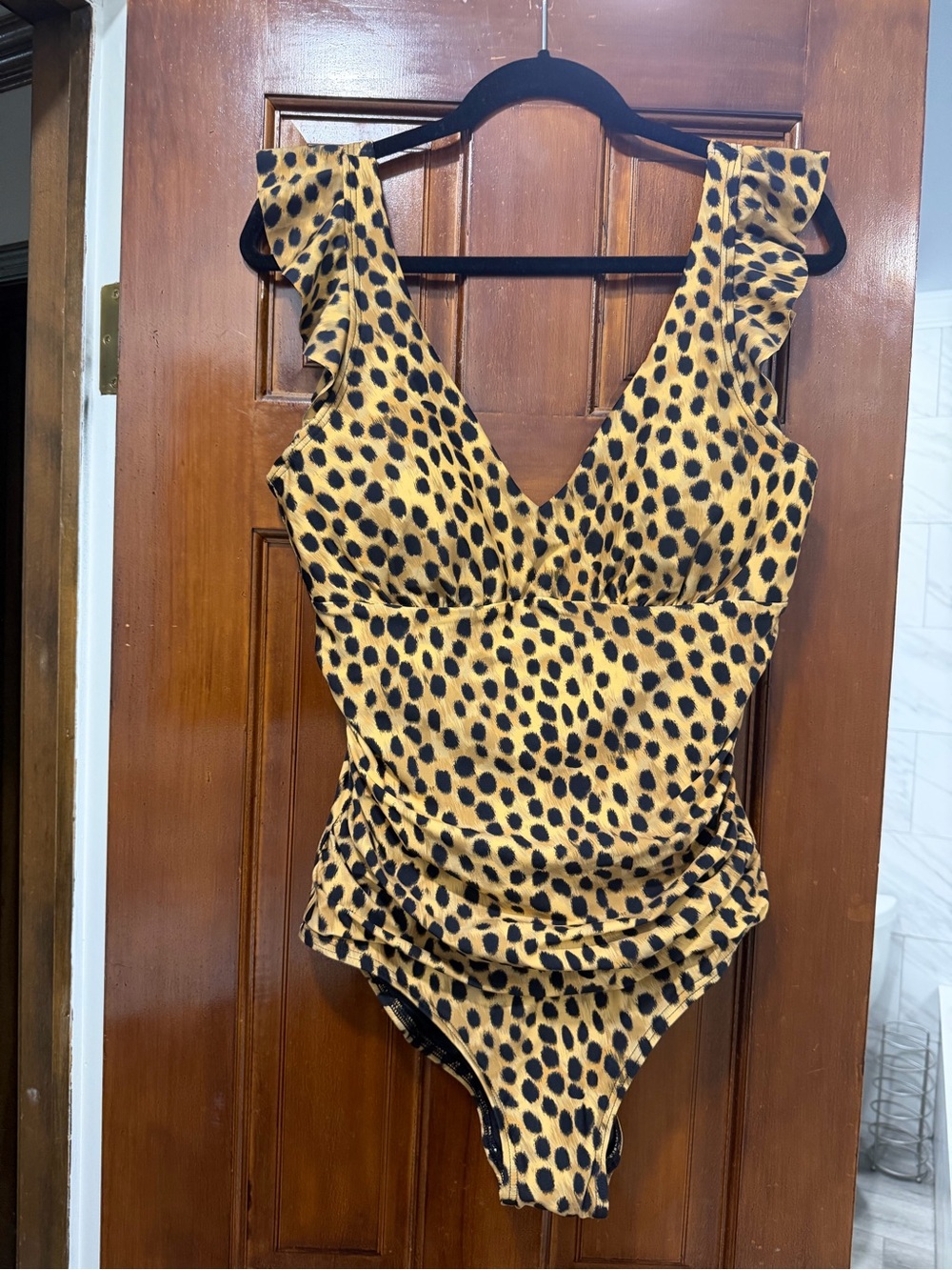 DKNY- Leopard Print V-Neck Ruffled One-Piece Swimsuit --NWT Size XL